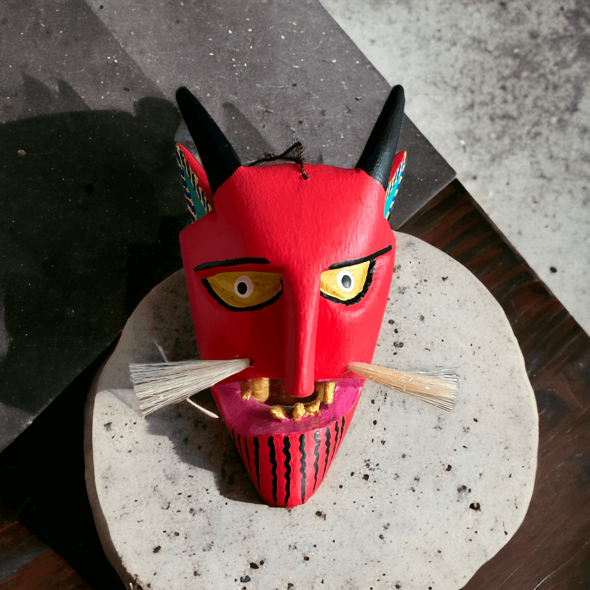 Beatiful Hand Carved Wood Mask / Master Adrian Xuana (Exclusive